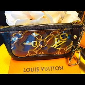 Louis Vuitton Limited Edition Pochette Cles Key
